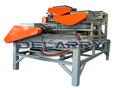 Automatic almond shelling machine 